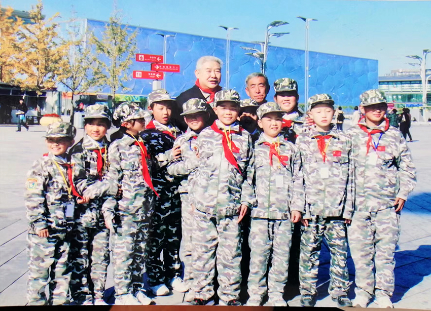 9 组织学生到鳥巢、水立方参观.jpg