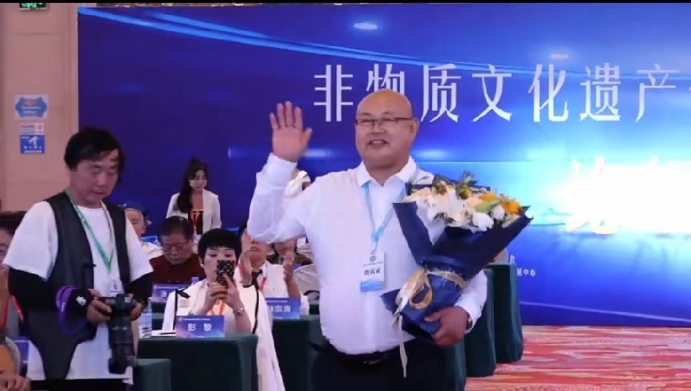 著名书画家陈怀平--受邀参加非遗创新人才发展论坛