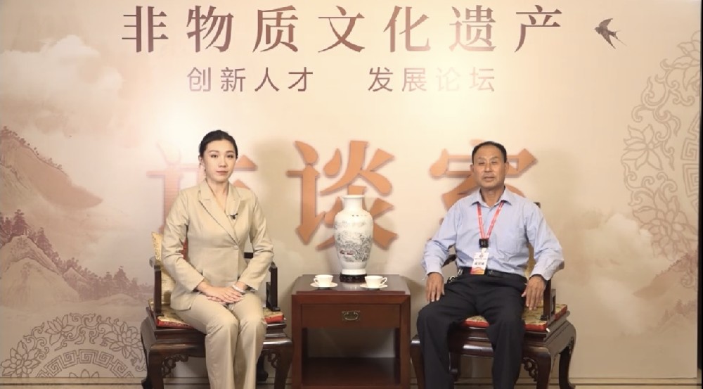 王友田老师受邀参加非物质文化遗产创新人才发展论坛